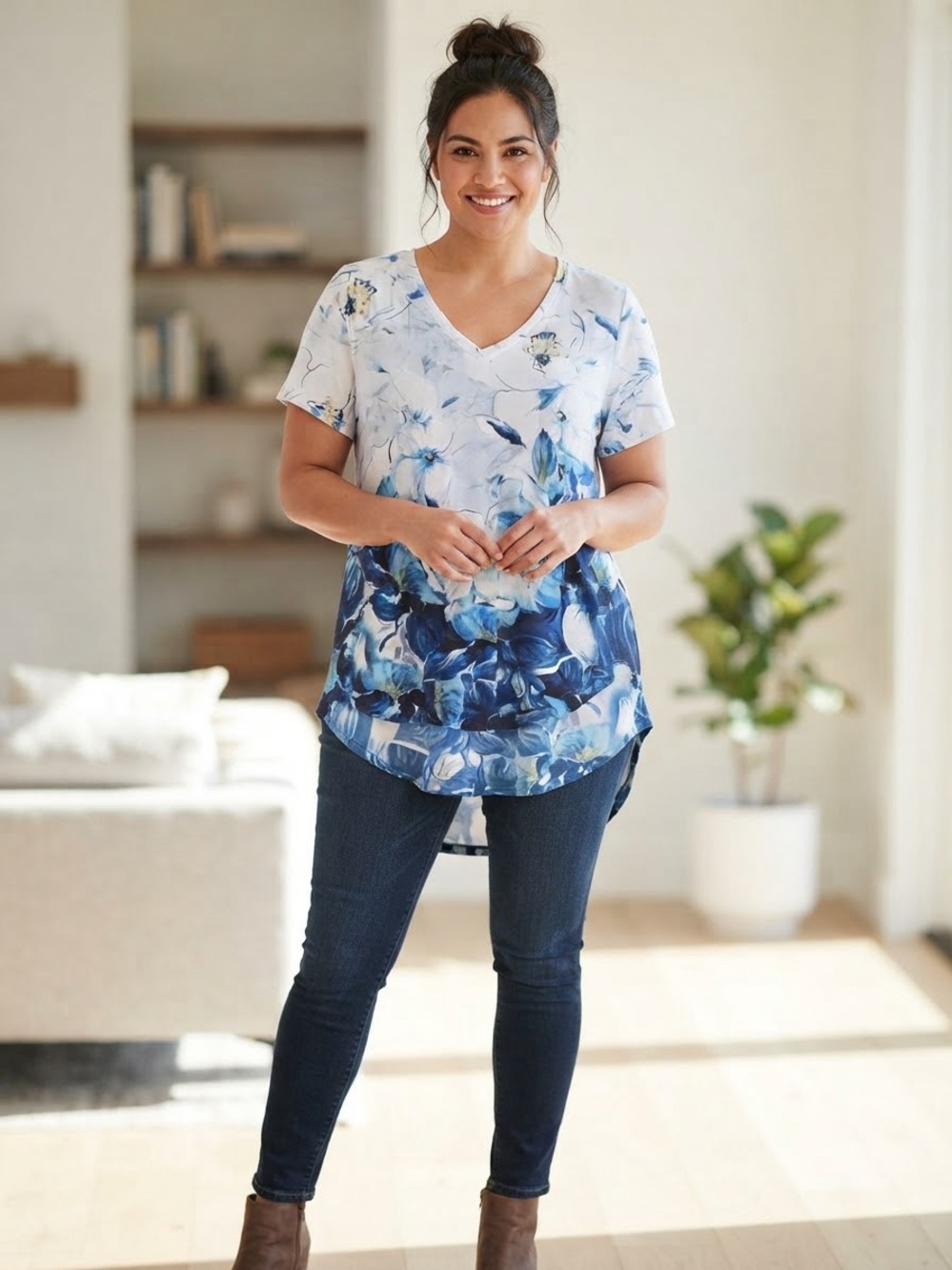 NYGARD Blue White Floral V-Neck Short Sleeve High Low Tunic Top
Size M